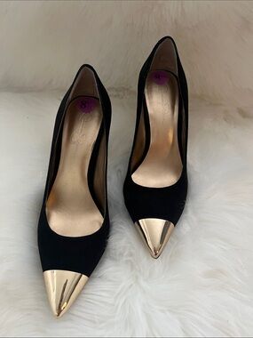 Jessica Simpson Black Pointed Pumps with Gold Cap Toe